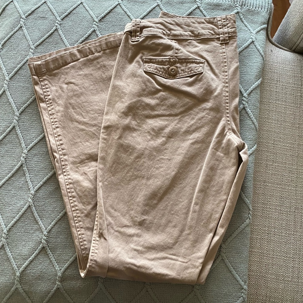 Women’s khakis